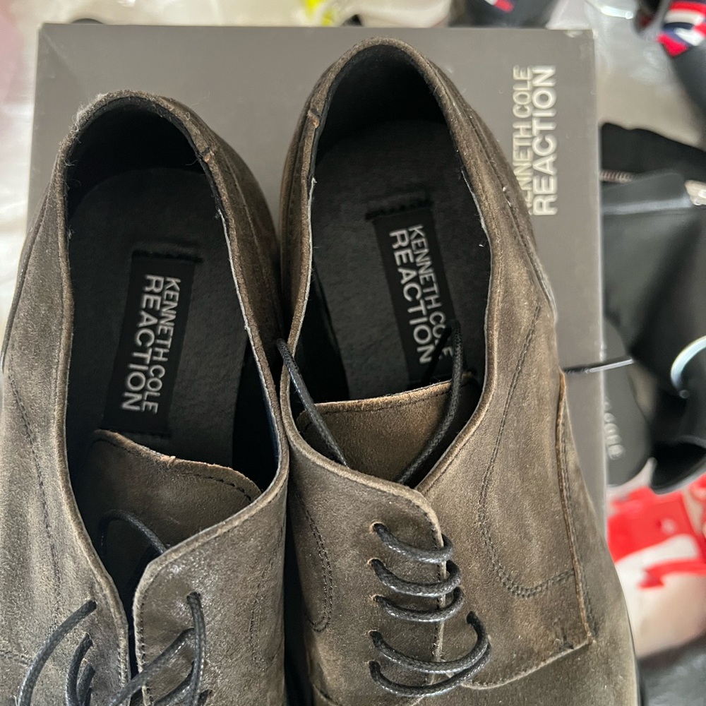 MensKenneth Cole Suede Oxfords - Picture 2 of 6